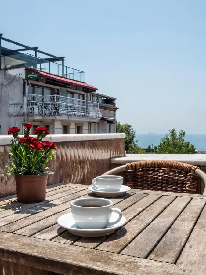 Rose Bouquets Hotel