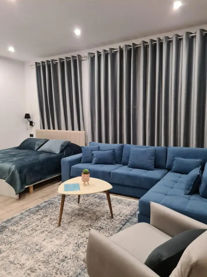 Cane Apartments