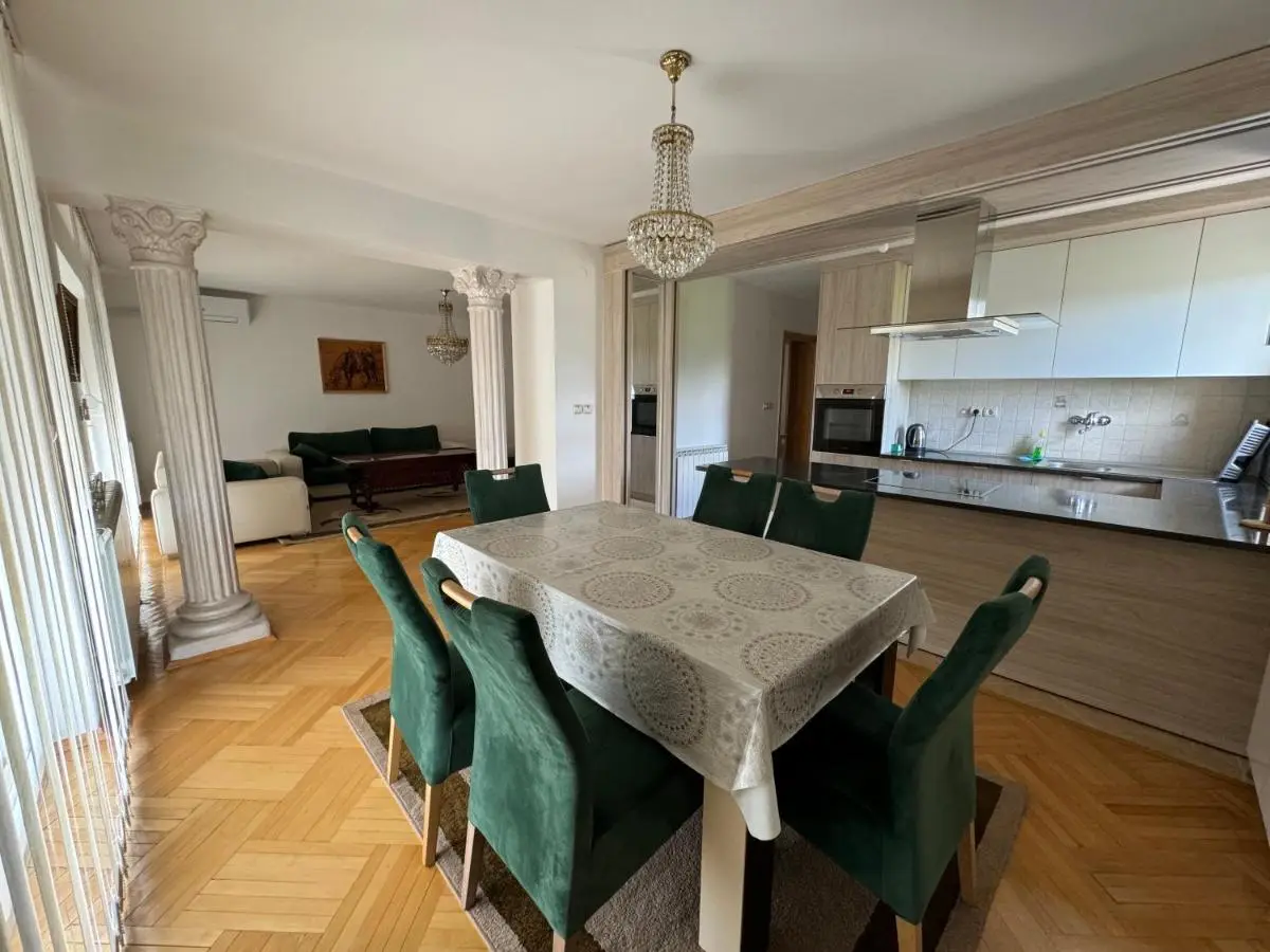 Apartments in villa Sabb for rent