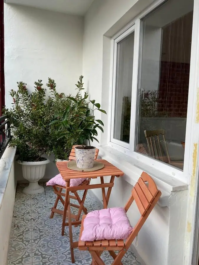 balcony 2BR apt with 2toilet and 2bath near to nişantaşi #3