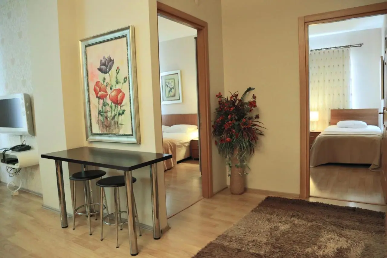 Airport Residence