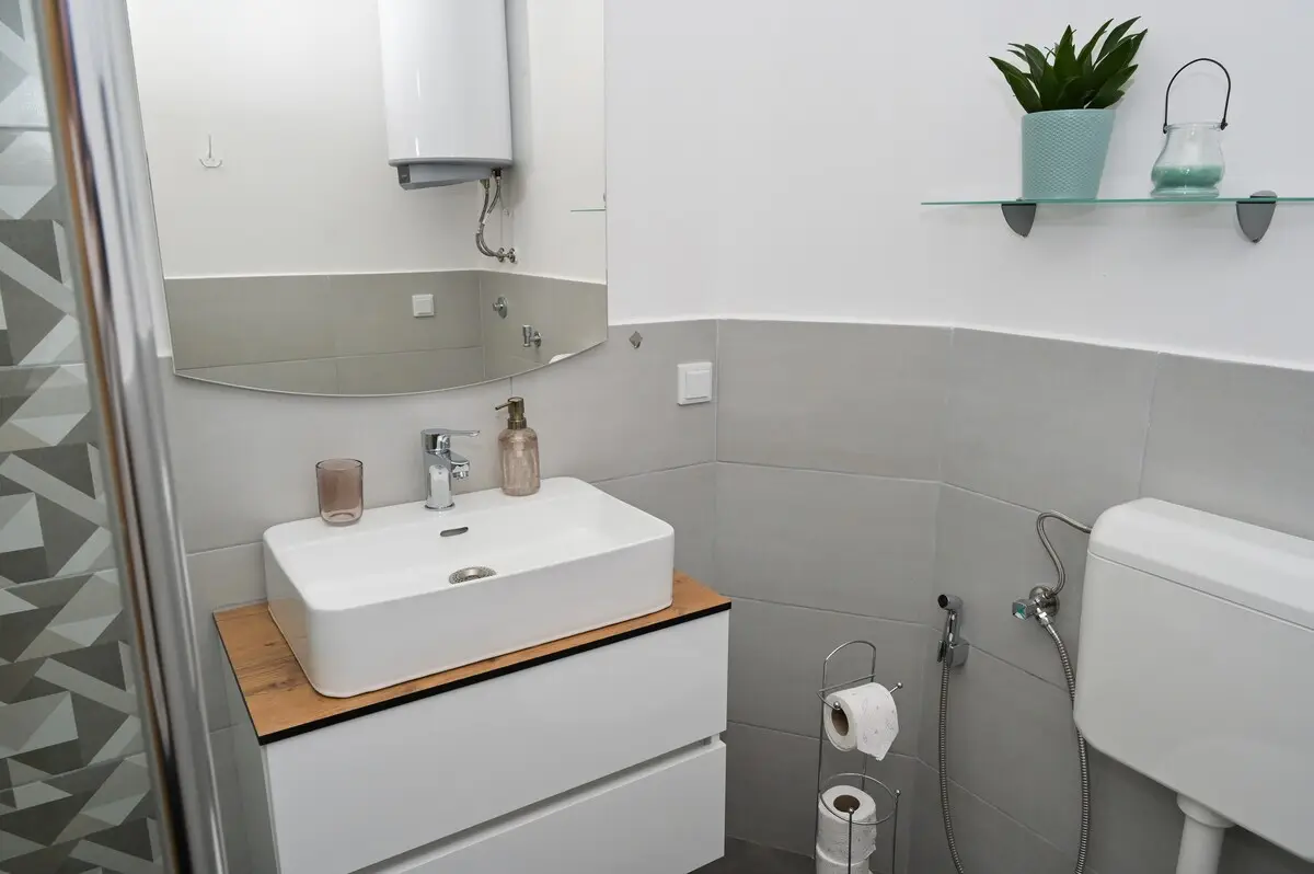 Villa Anita – Two-Bedroom Apartment, 3rd Floor (L)