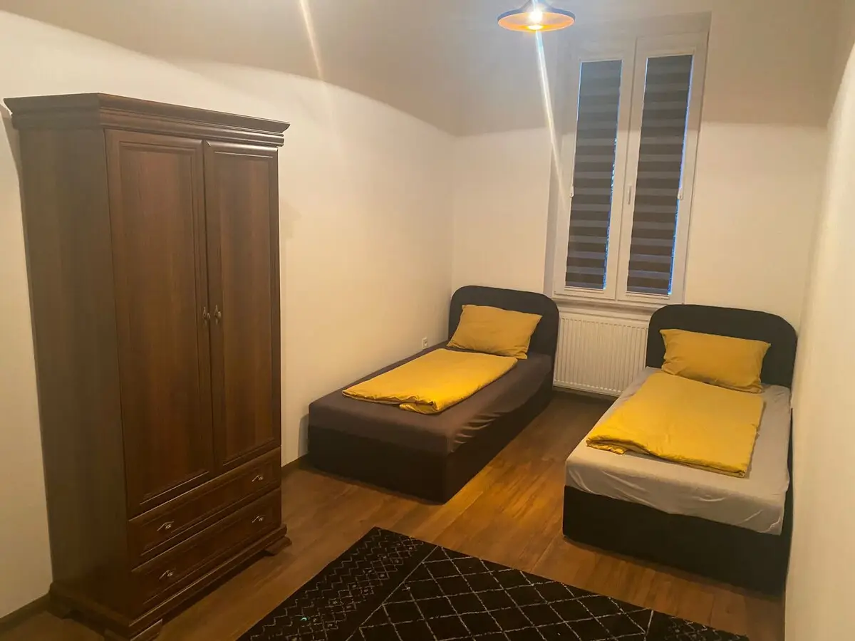 3 Room High Standard Apartment 80 qm Center