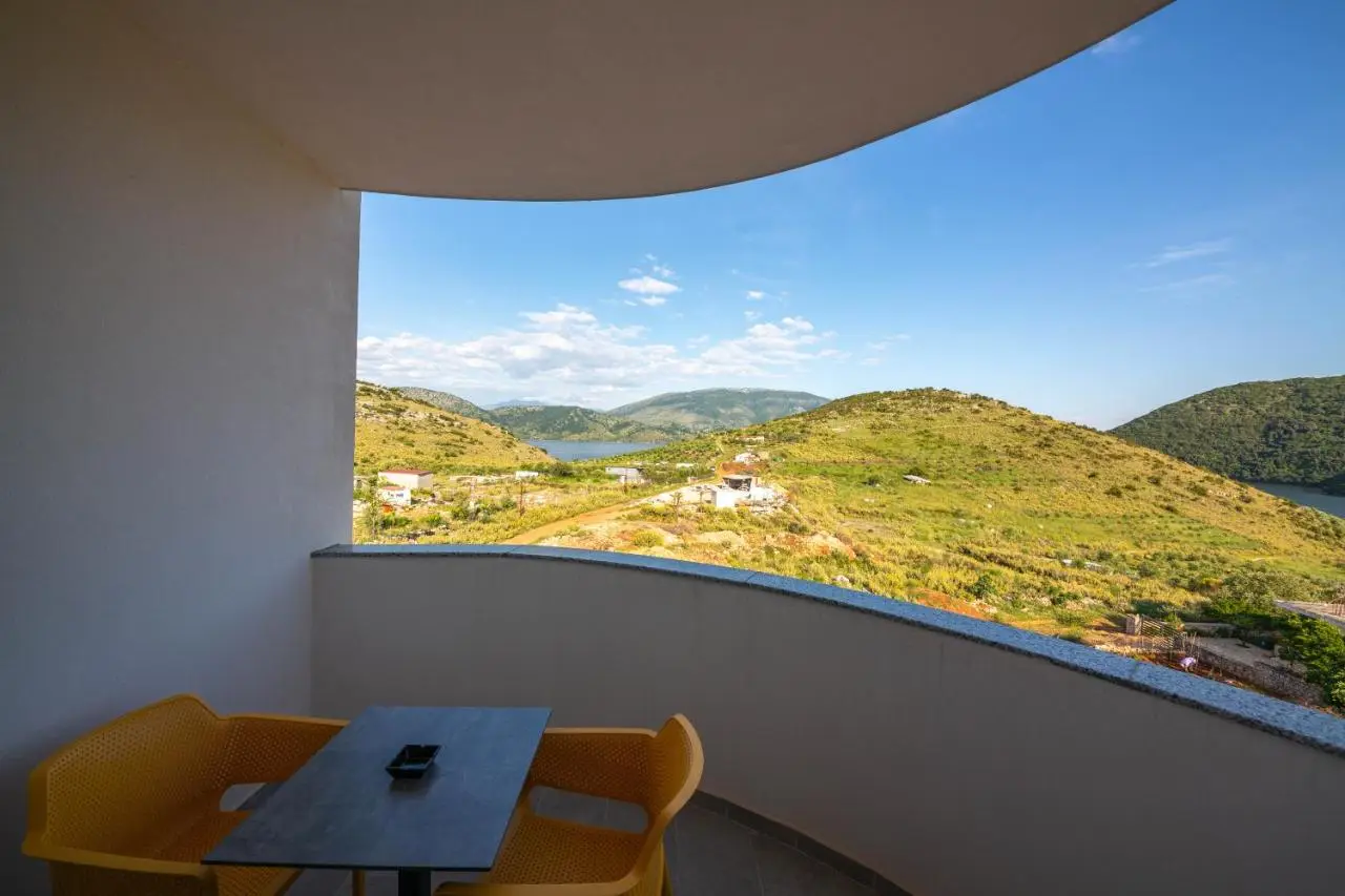 Lake View Rooms Ksamil