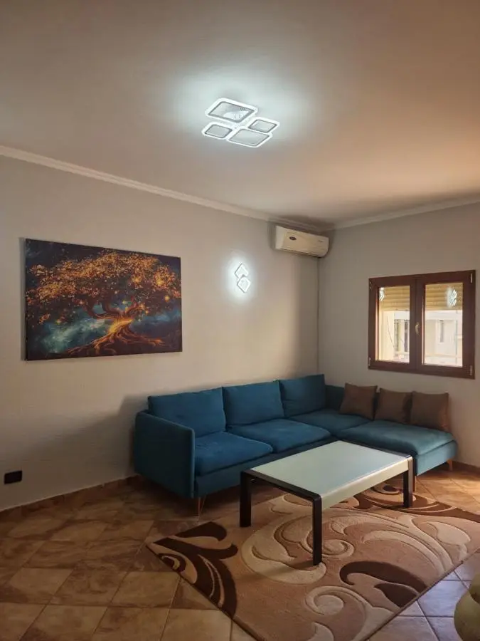 Elly Apartment