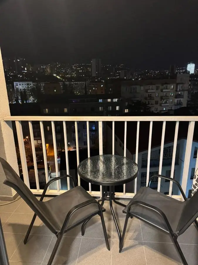 LiluHome Ameri Plaza apartment 21