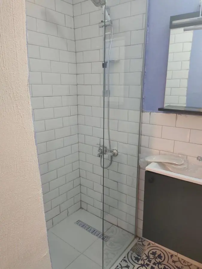 baesment 2BR apt with 2toilet and 2bath 8min to metro #1