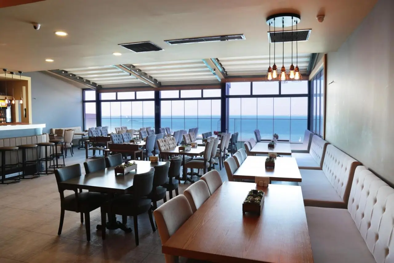 Pasaport Pier Hotel