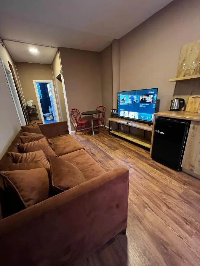 BejartApartment2