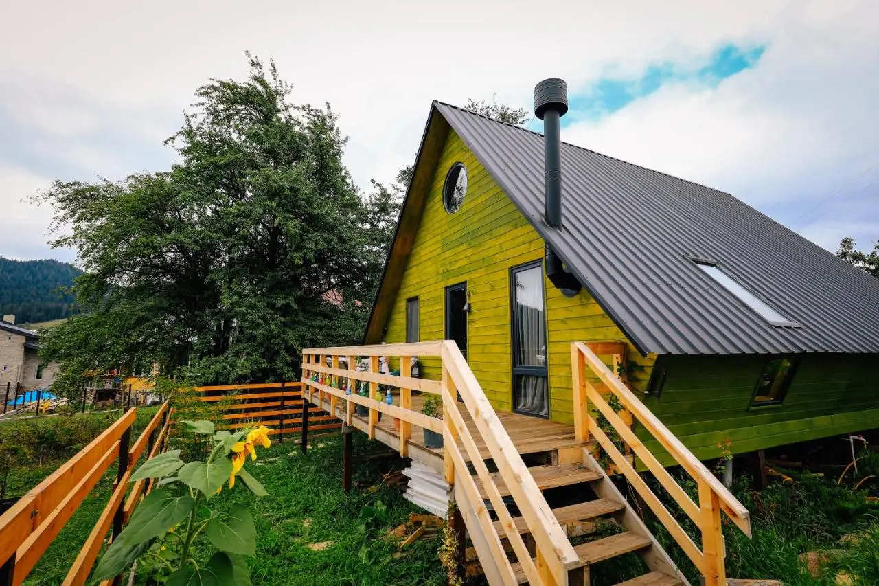 Wooden cottage "green house" in Bakuriani