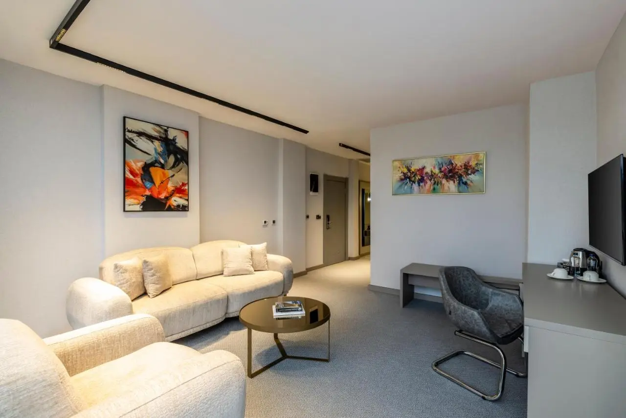 Rossi Luxury Hotel