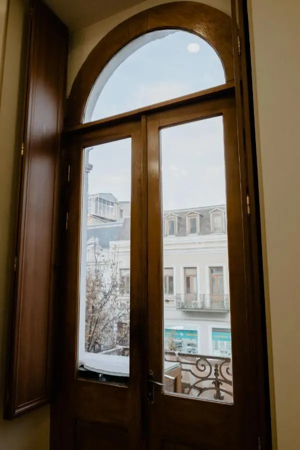 2 Signature Apartments on Agmashenebeli