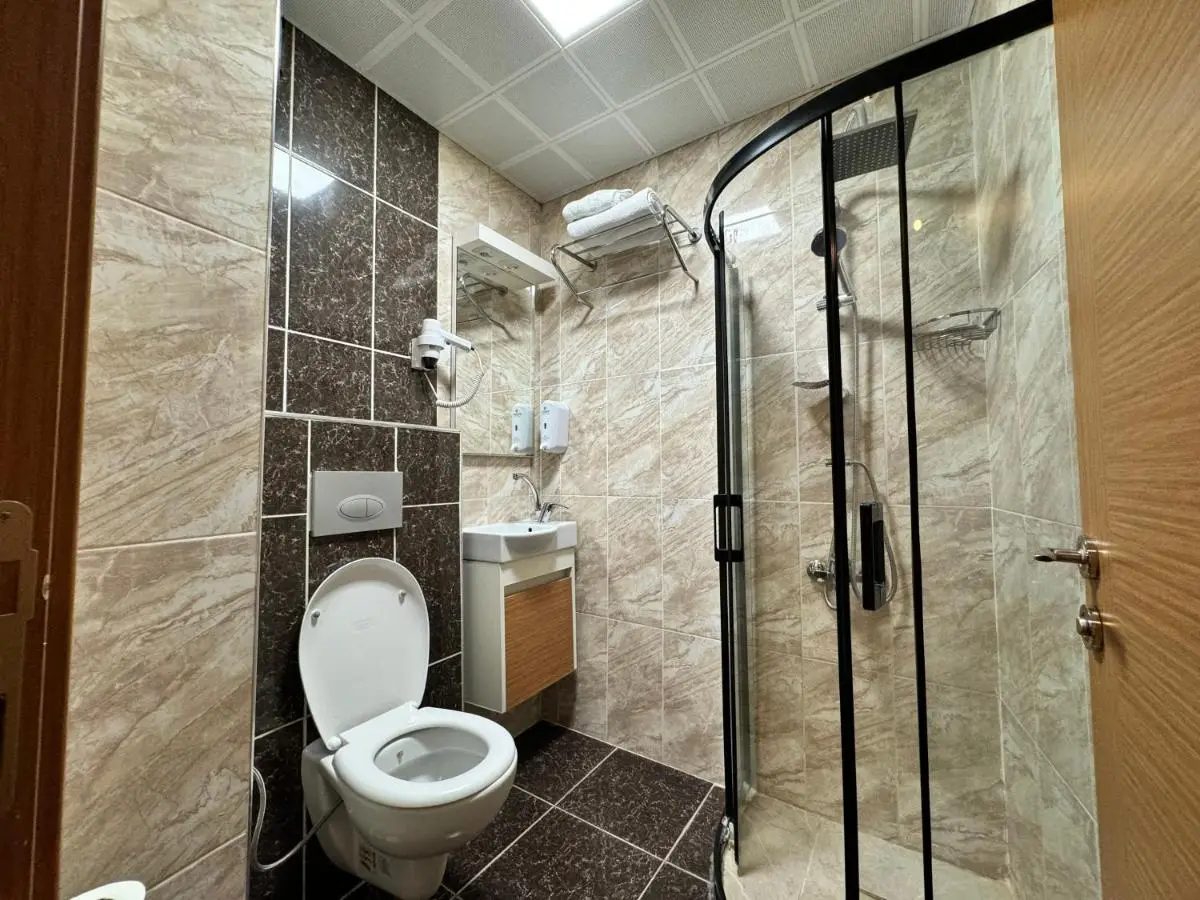 E5 PARK OTEL