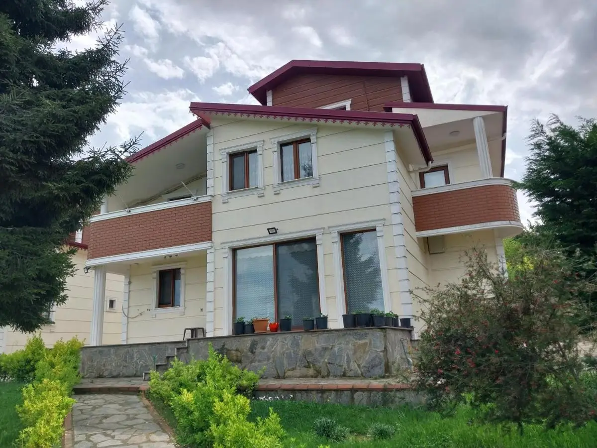Big garden and sea view villa