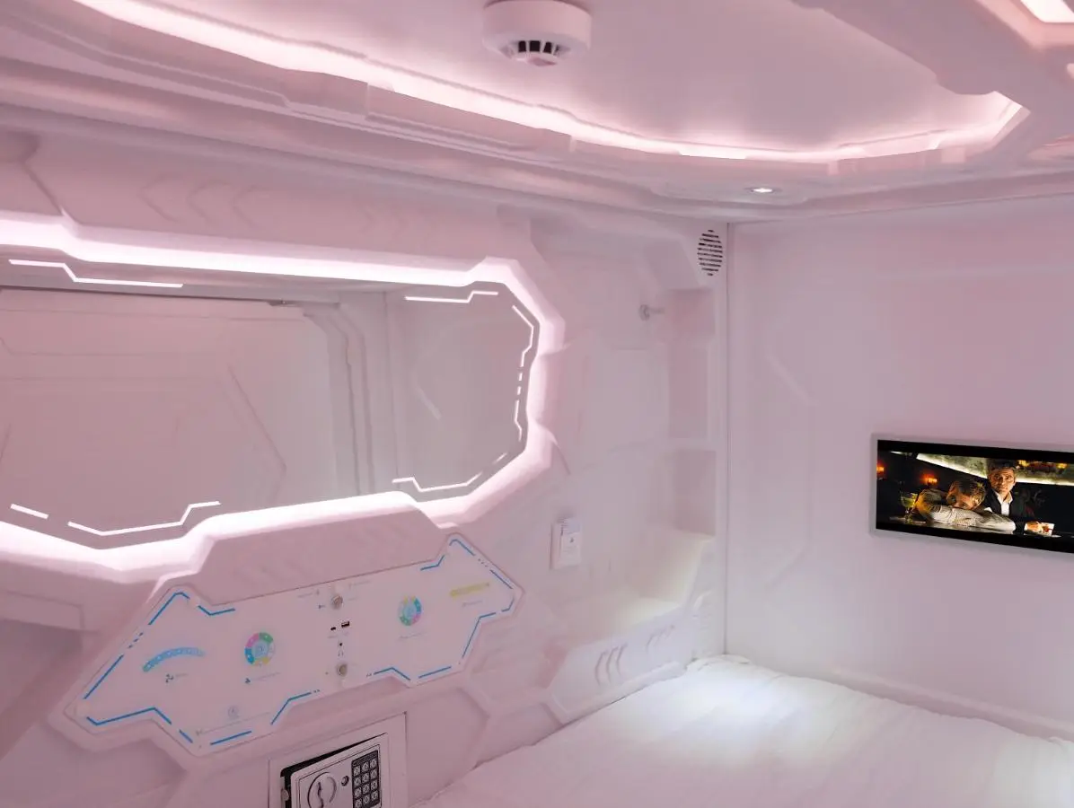 Capsule Hotel Happy lounge