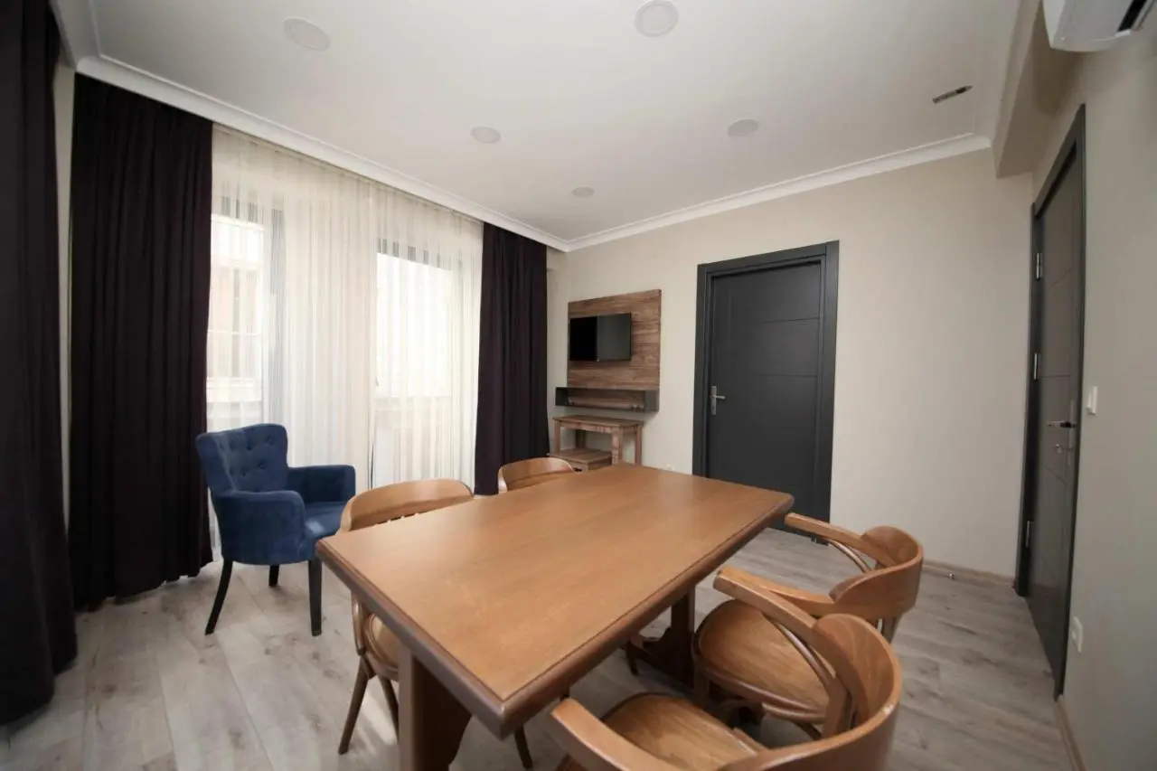 Corner Suite