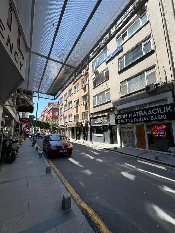 İskete Suit