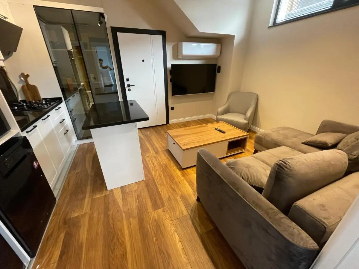 ARC HOUSE