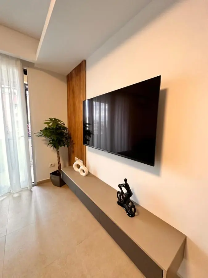ERG APARTMENTS