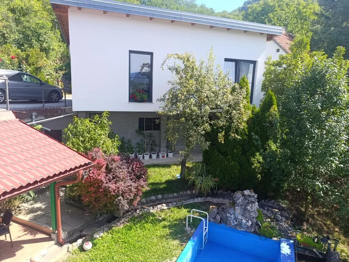 Sarajevo Hills-POOL&JACUZZI private garden Home-Near Old Town