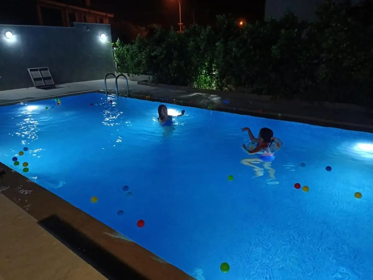 Far Life Hotel