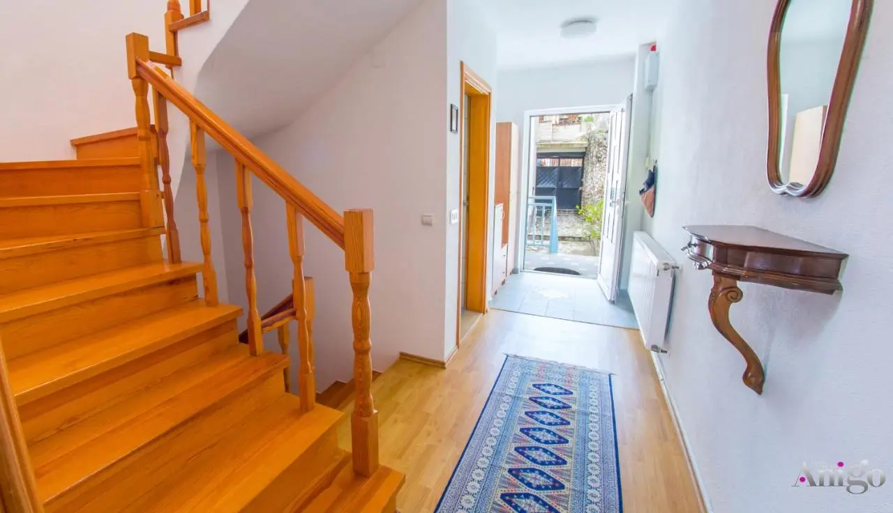 Apartment Ado