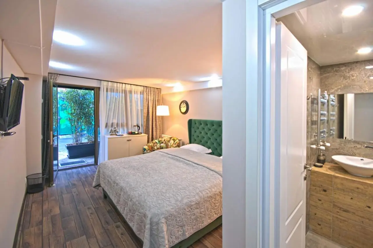 Sakhli at Chavchavadze ave 15