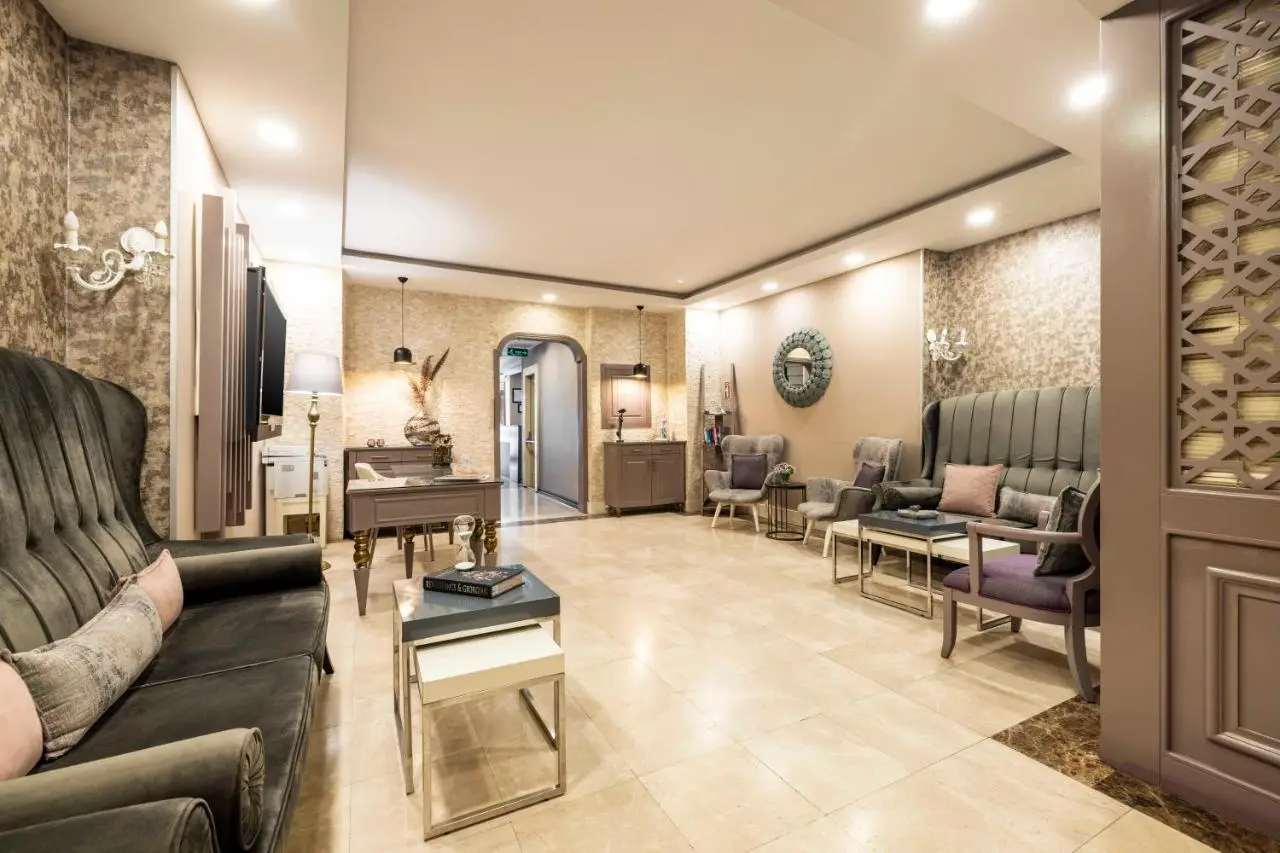 Raymond Hotel Old City