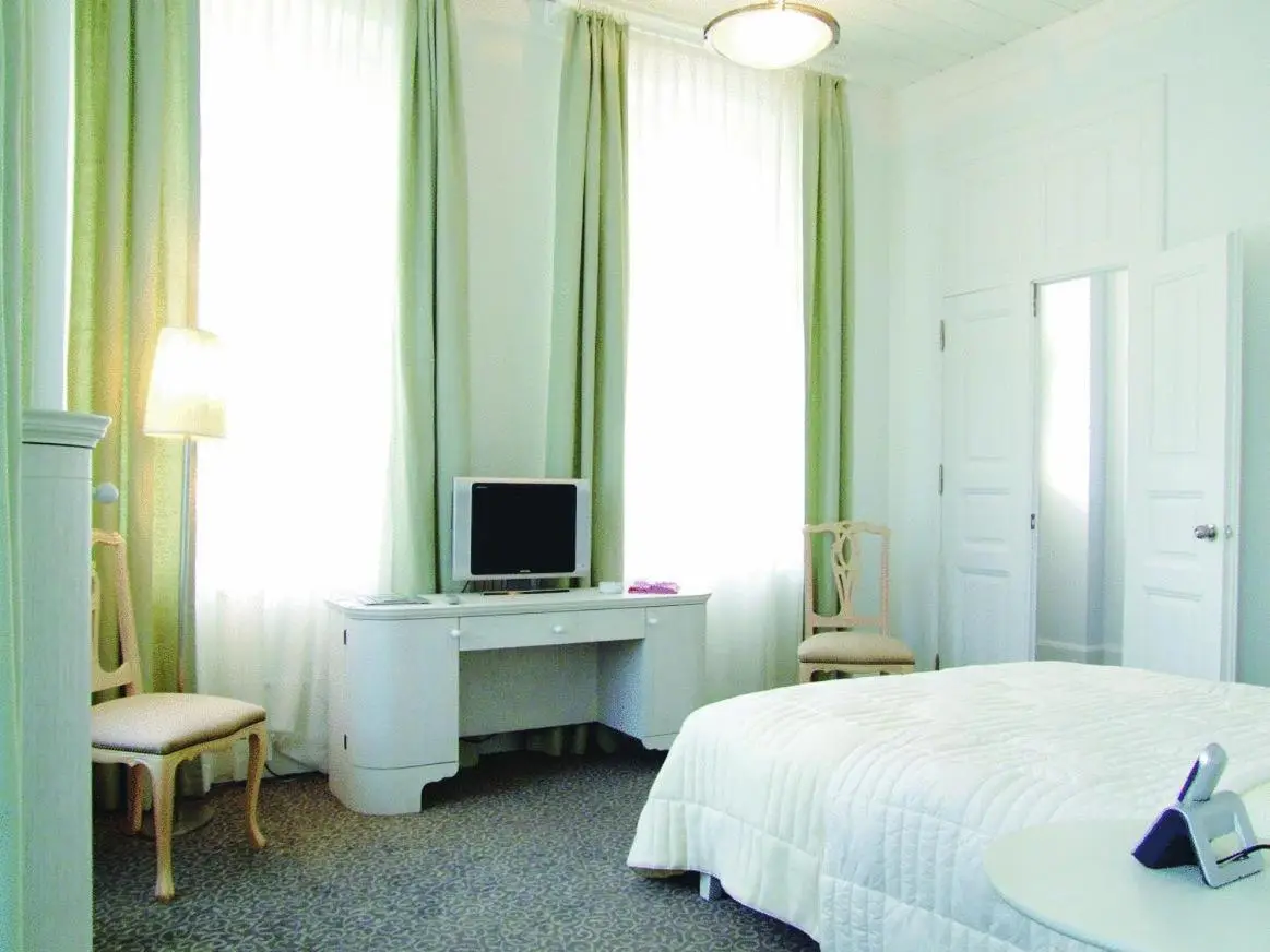 Kar's Hotel