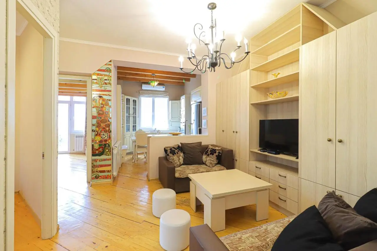 Wehost Duplex Near Rustaveli Avenue