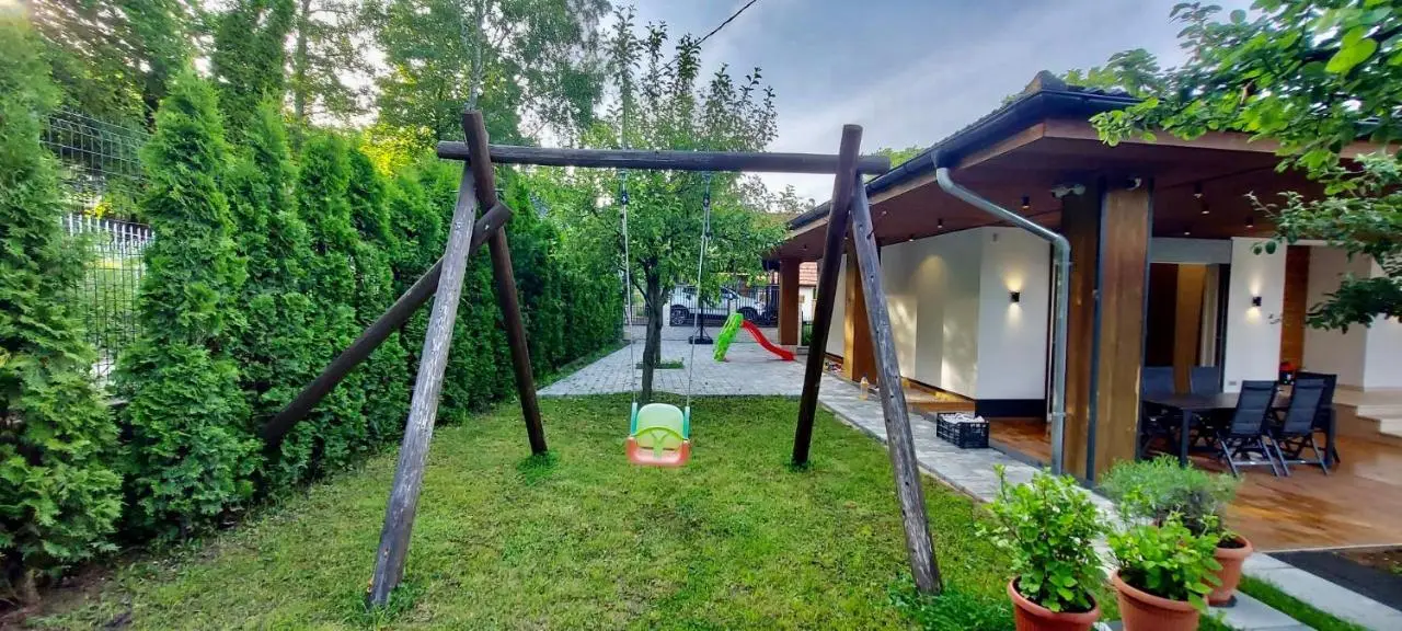 Villa Wood & Green SPA