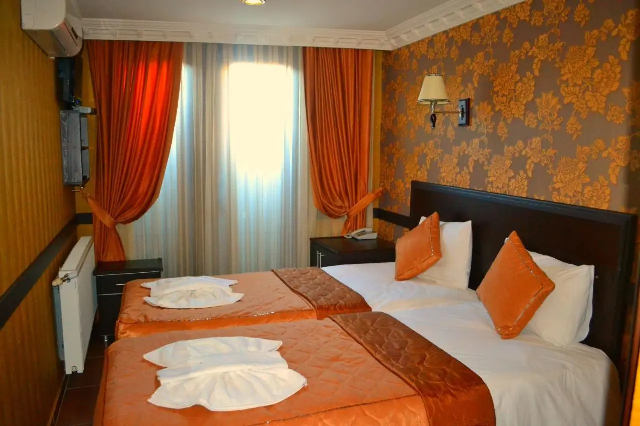 Ares Hotel