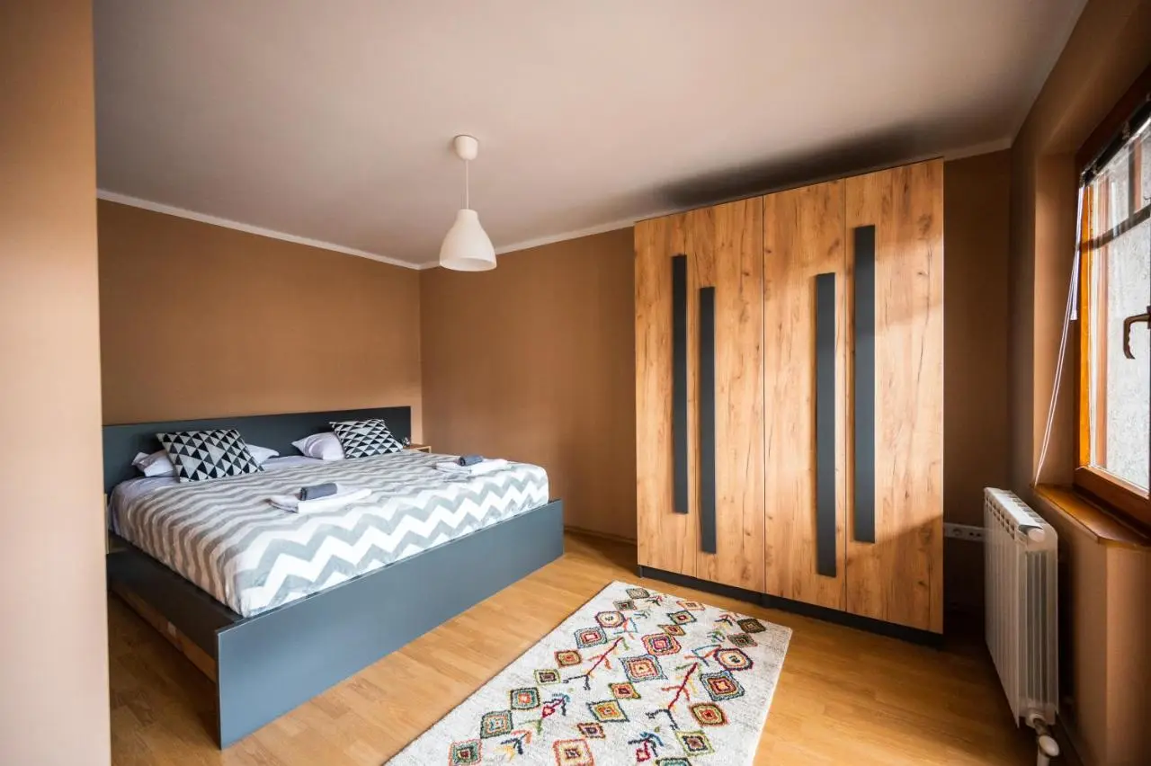 Spacious & Modern Apartments- Old Town
