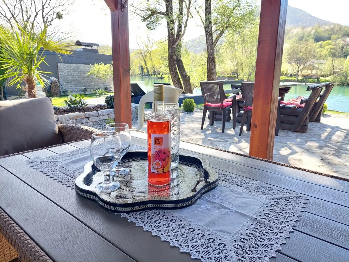Bosnian house Emina