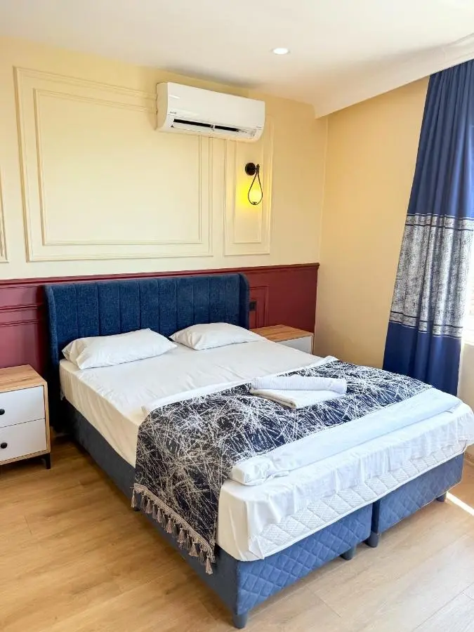 The Reina Hotel