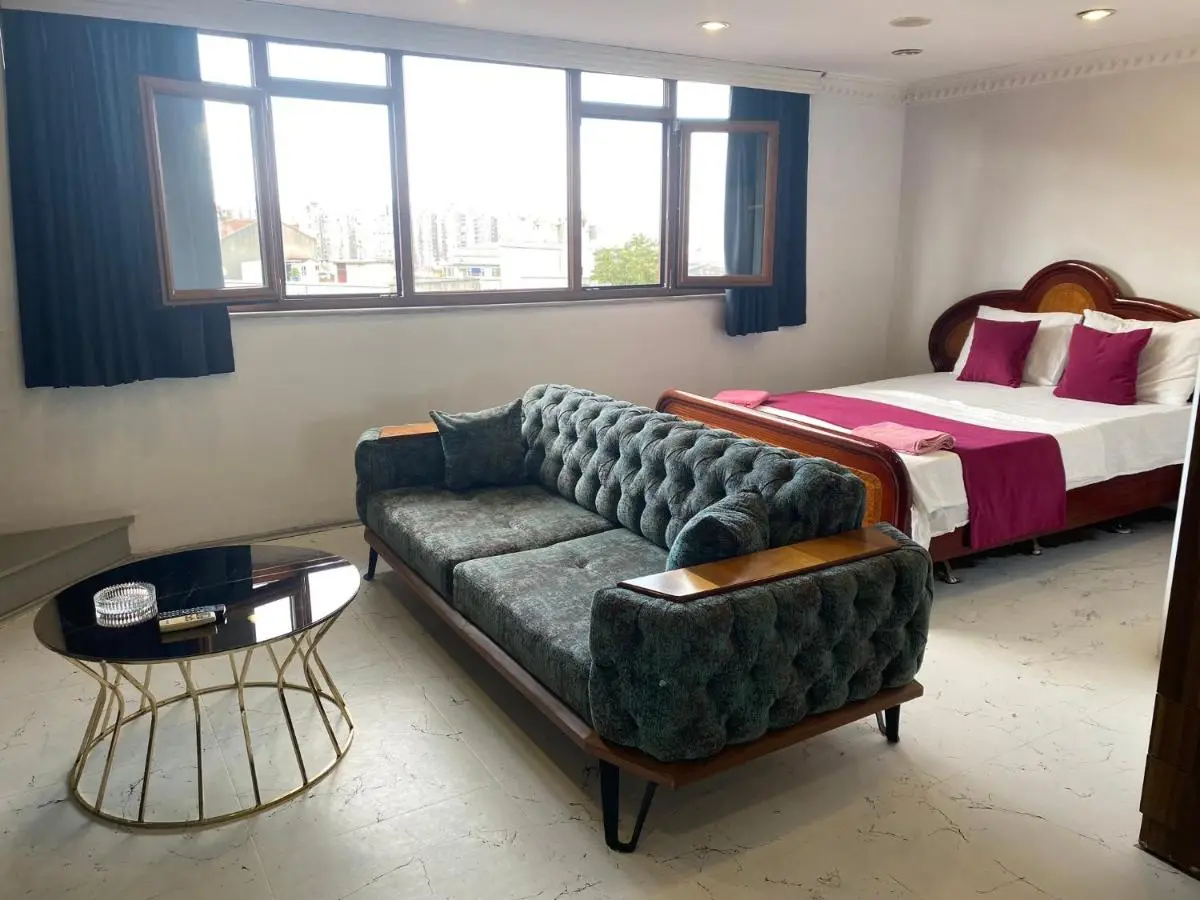 Petek Hotel