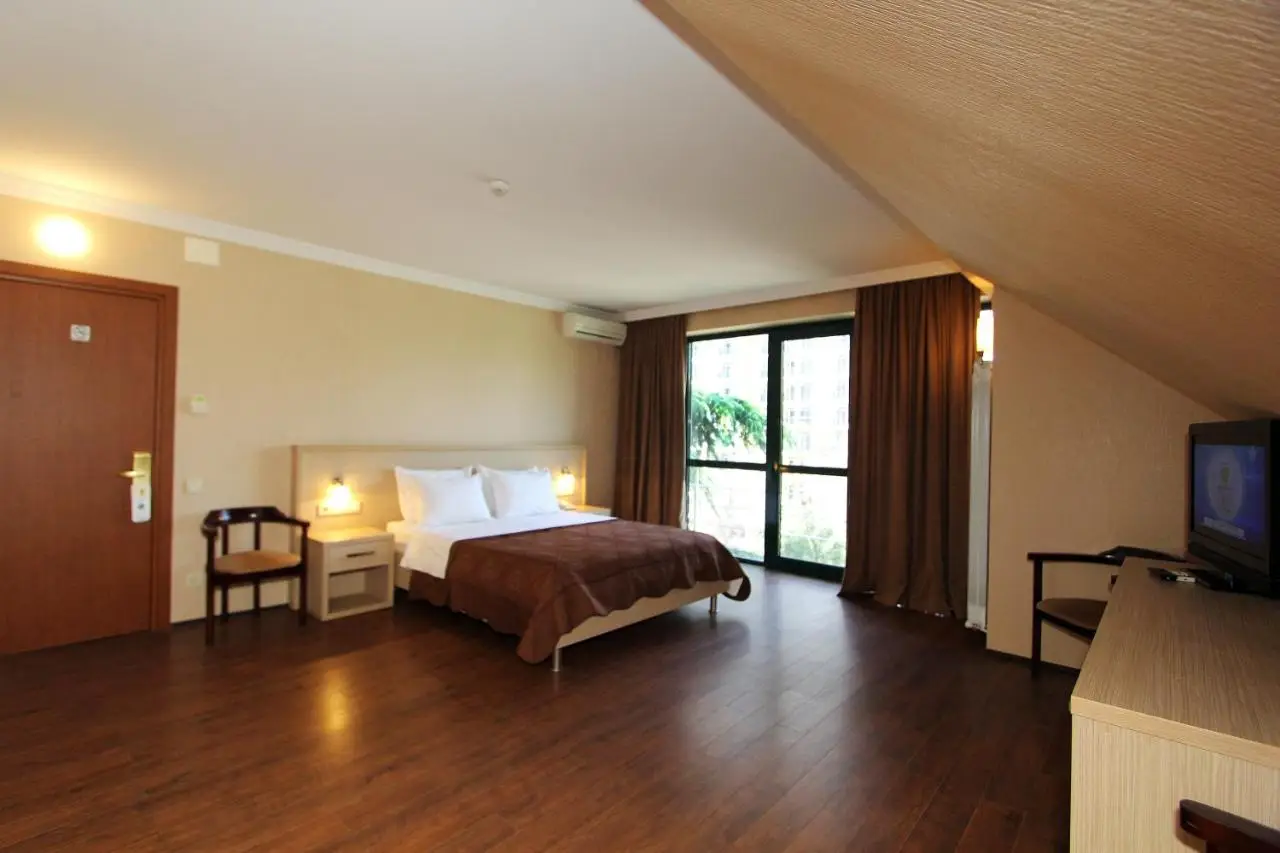 Batesta Hotel