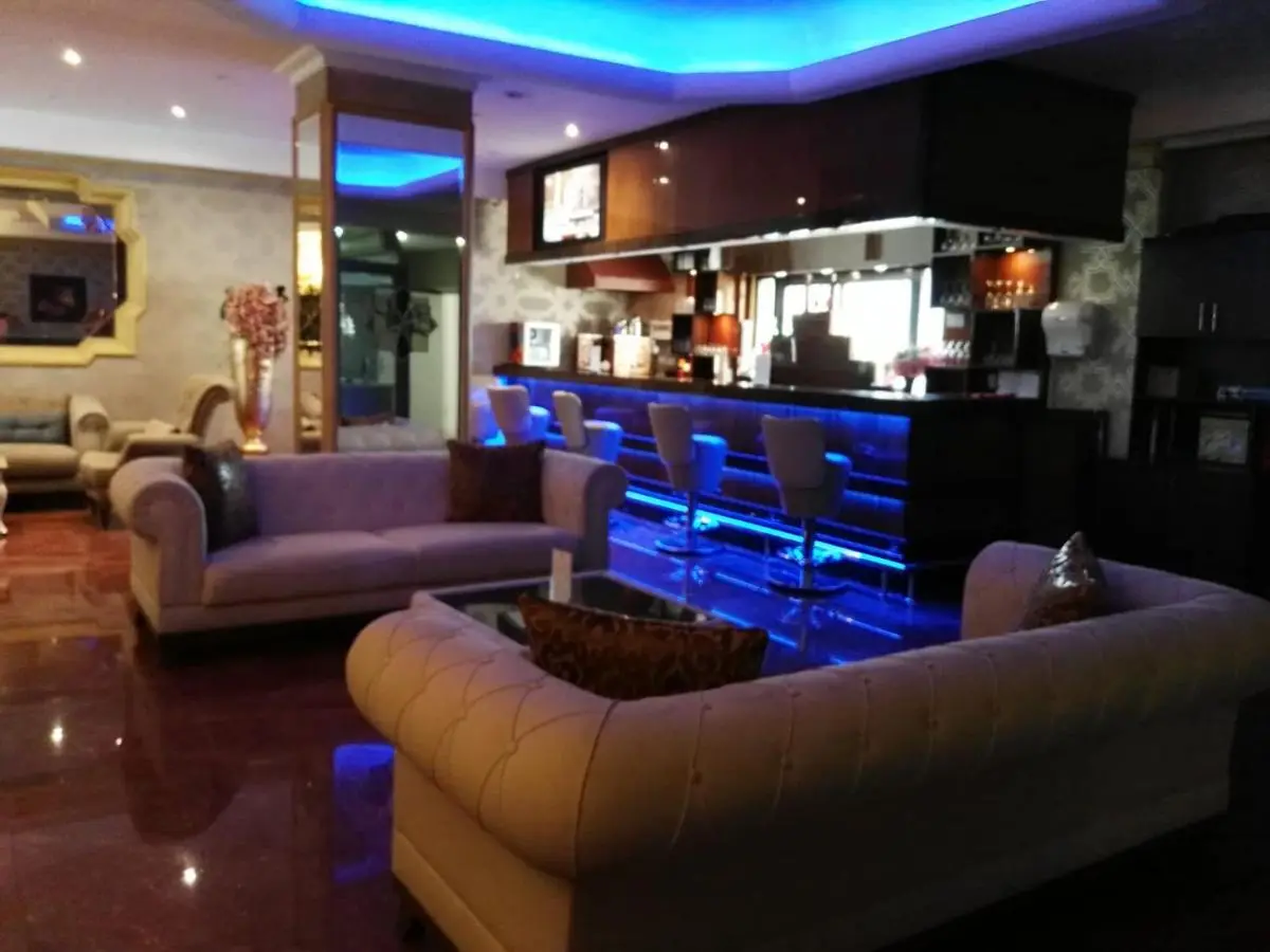 Hermanos Hotel