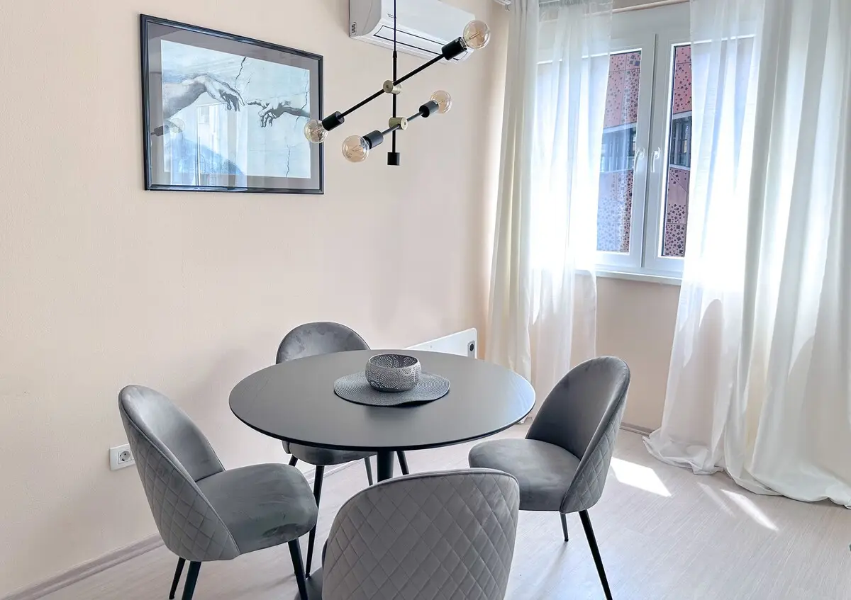 Stylish Apartment Close to Everything