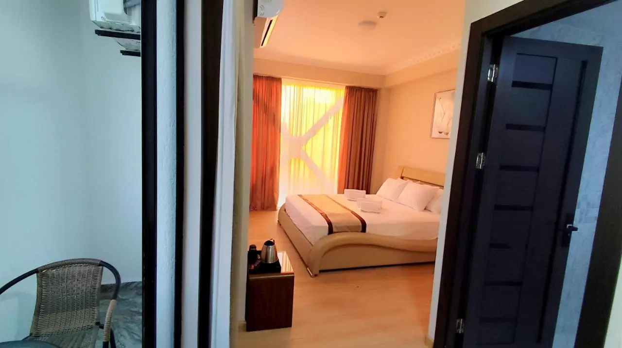 Hotel Red Tower