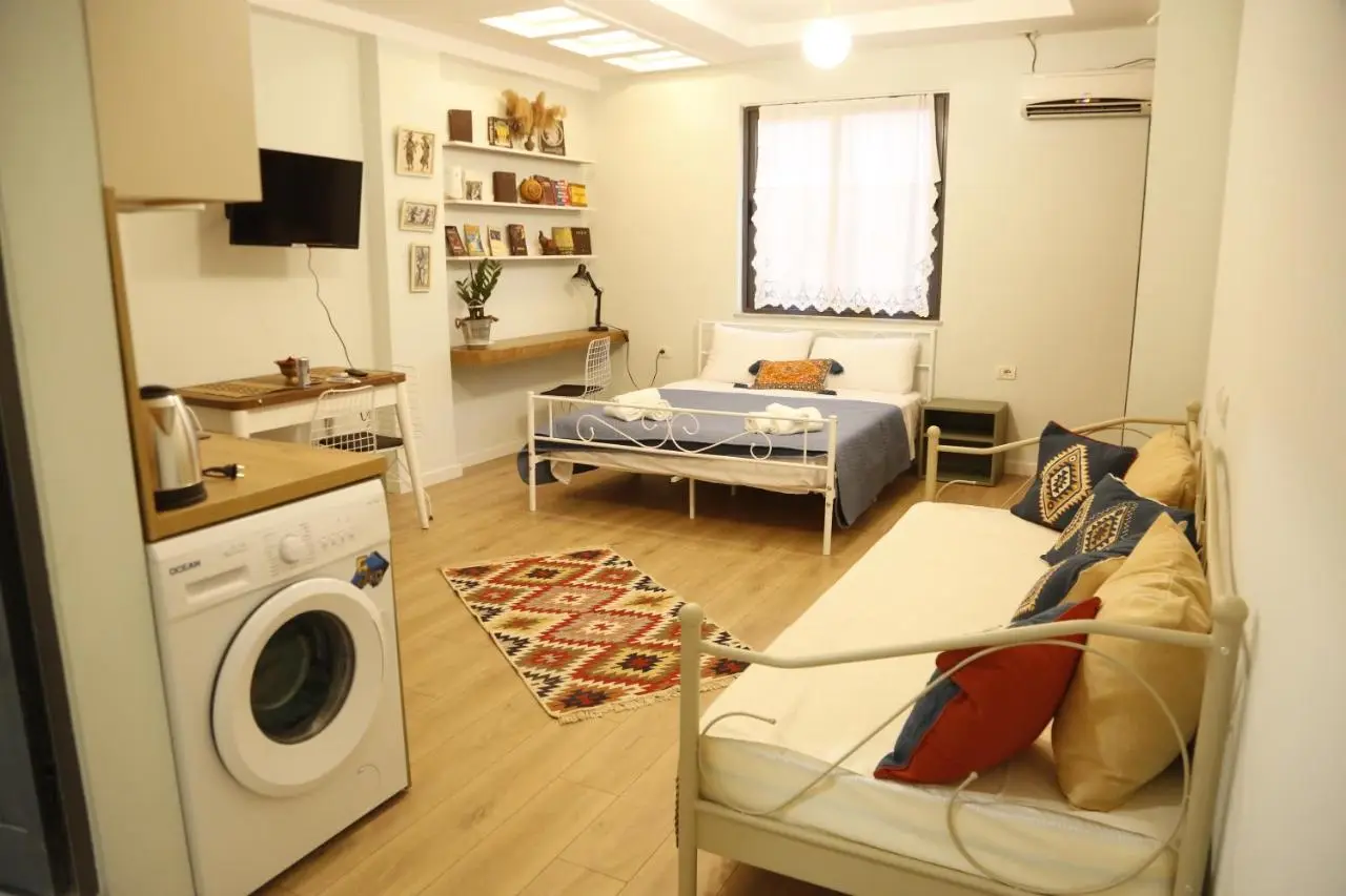 Illyrian studio apartment 2