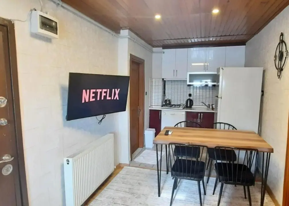 FINDIKZADE SEASIDE FLATS in lively Fatih area very near metro and tourist sights