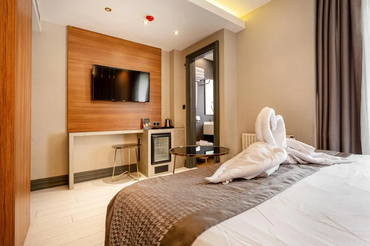 Santra Hotel
