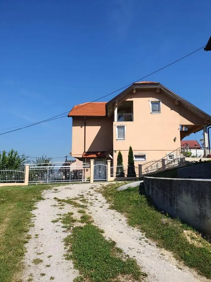 Small Hill Apartments