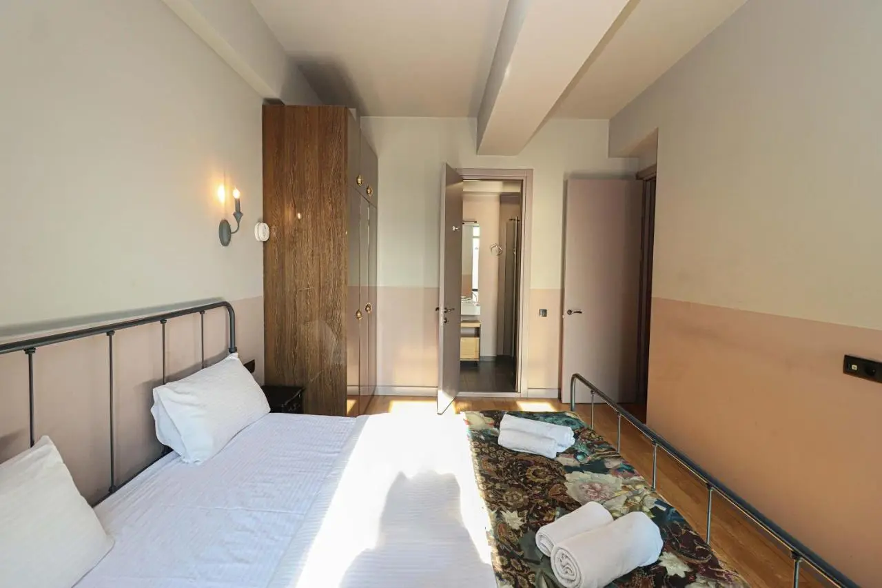 Wehost Apartment - On-site Pool & Gym - Not Included