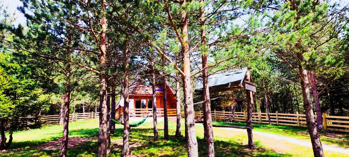 Cozy Forest Hut near Sarajevo with outdoor hot tub