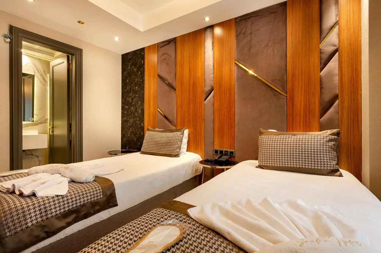 Santra Hotel