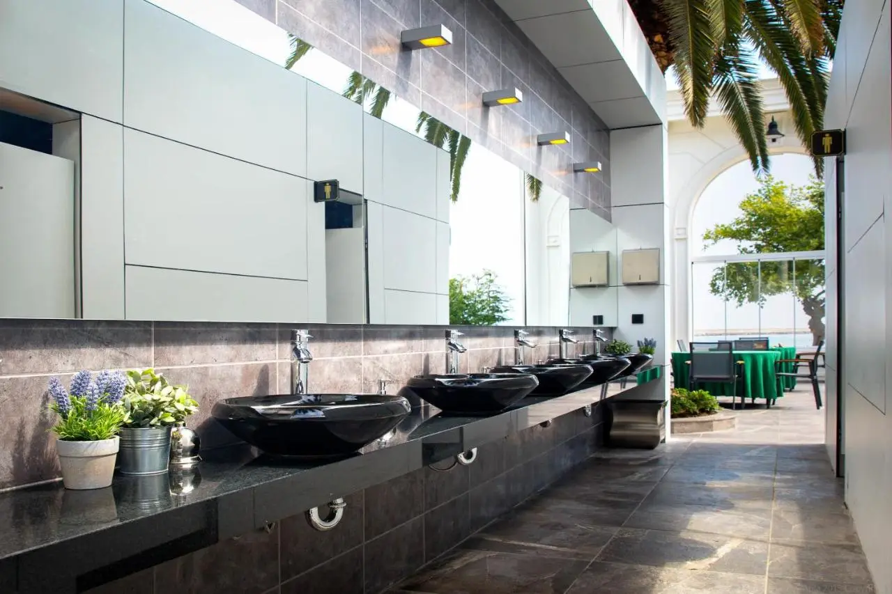 Northdoor Hotel