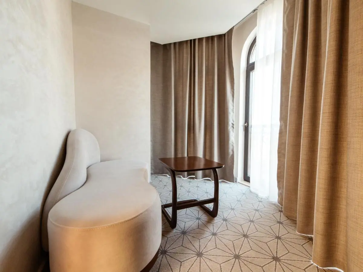 Meridian Luxury Boutique Hotel