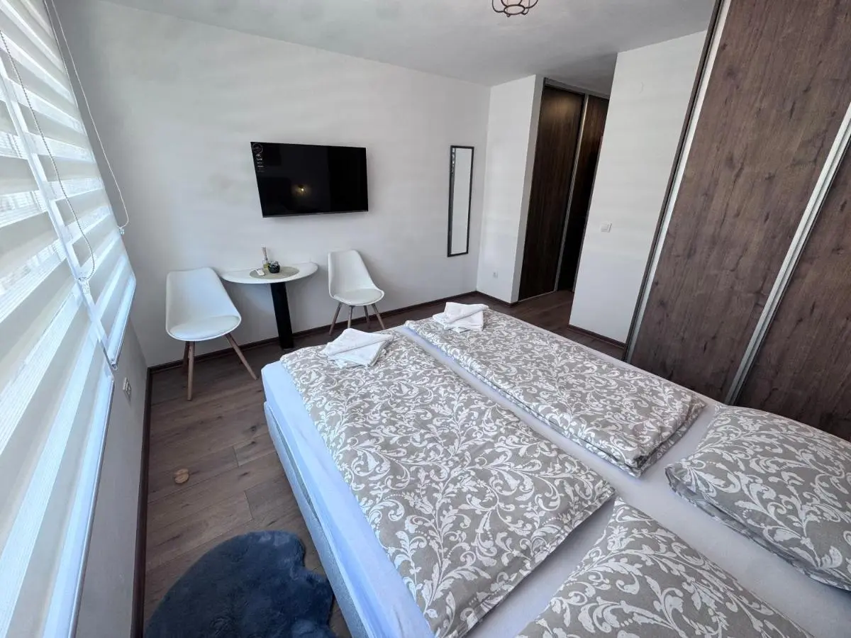 V Apartmani 1